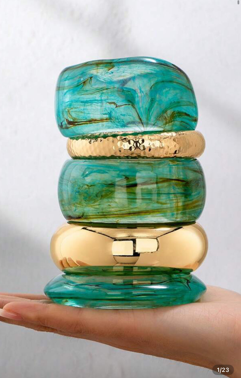 Exaggerated Oversized women’s Gold-bangles