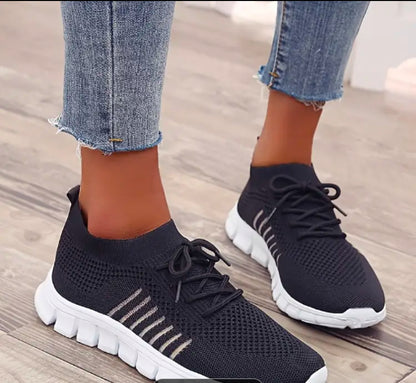Women’s Breathable Low top Running shoes.