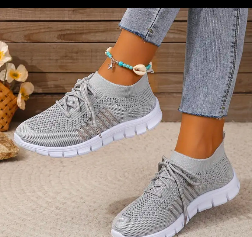 Women’s Breathable Low top Running shoes.
