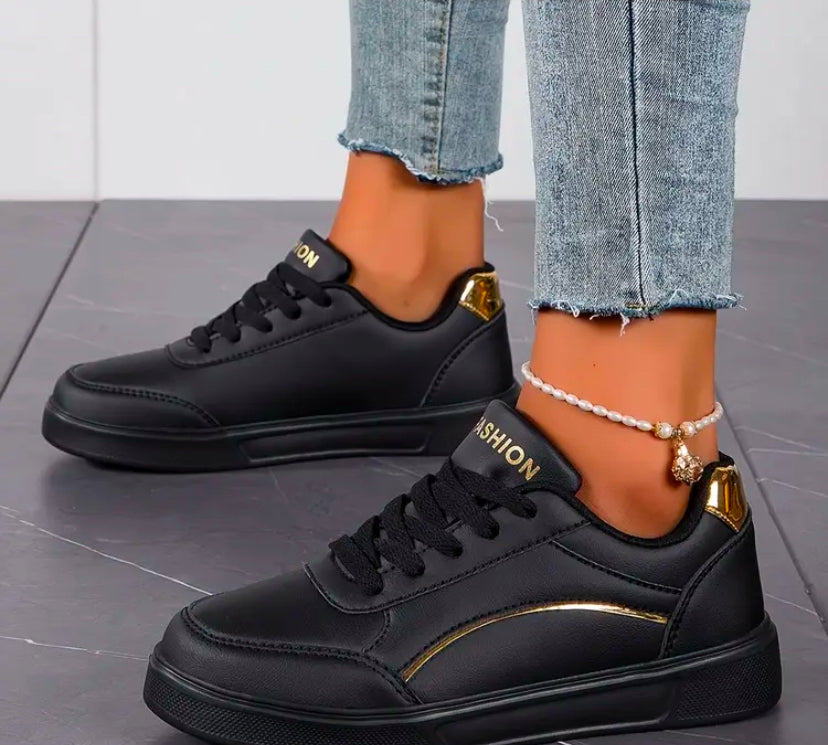 Lace up sneakers out door,all seasons