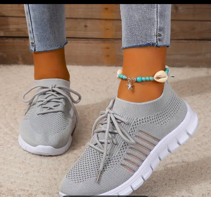 Women’s Breathable Low top Running shoes.