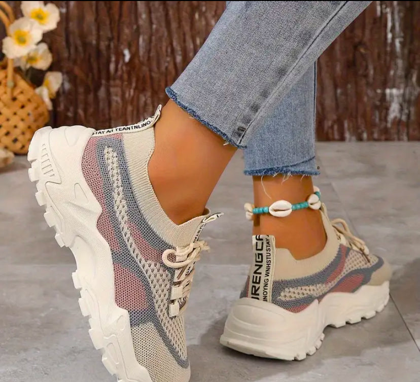 Sandstone Wave Knit Runners – Chunky Lightweight Everyday Sneakers