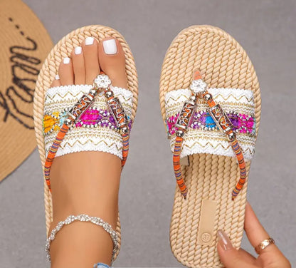 Flat sandals colorfully opened Toe