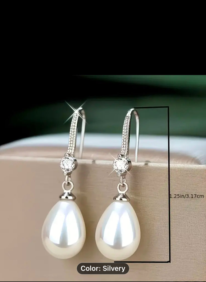 Faux Pearl Tear Drop Earring get