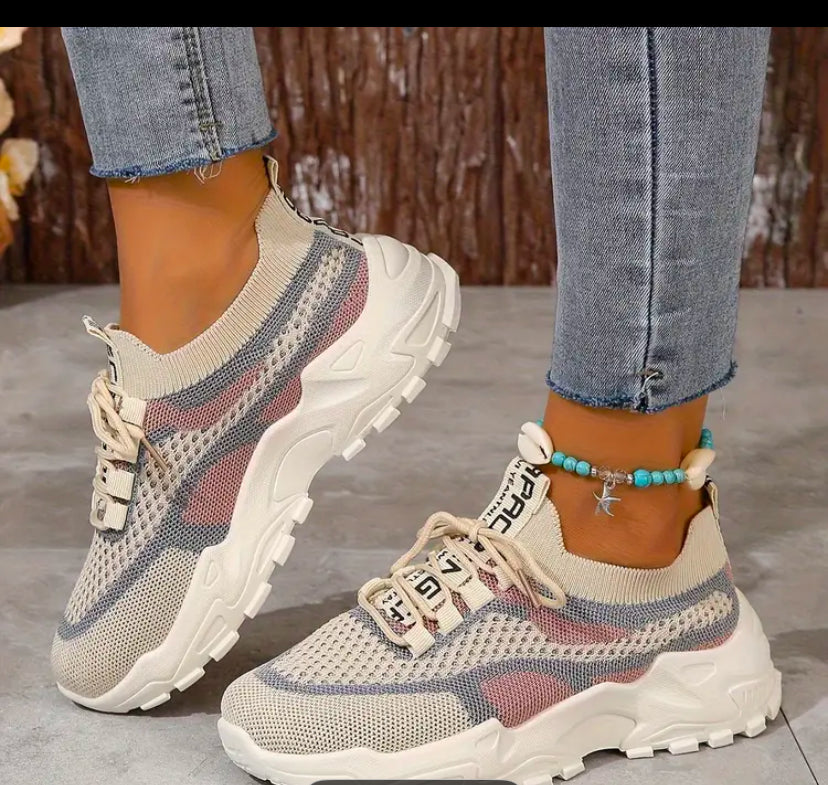 Sandstone Wave Knit Runners – Chunky Lightweight Everyday Sneakers